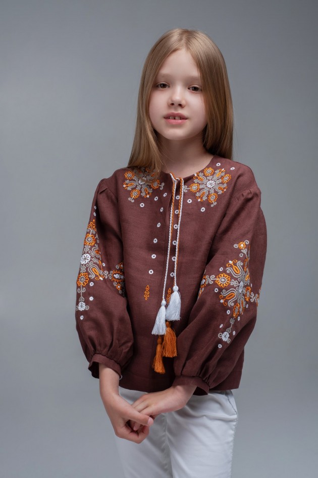 Вышитая блуза для девочки Brown1 UKR-0315
