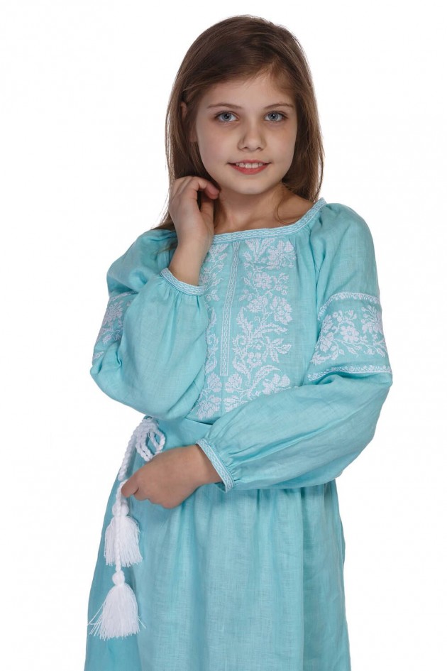 Embroidered dress "on the floor" for a girl