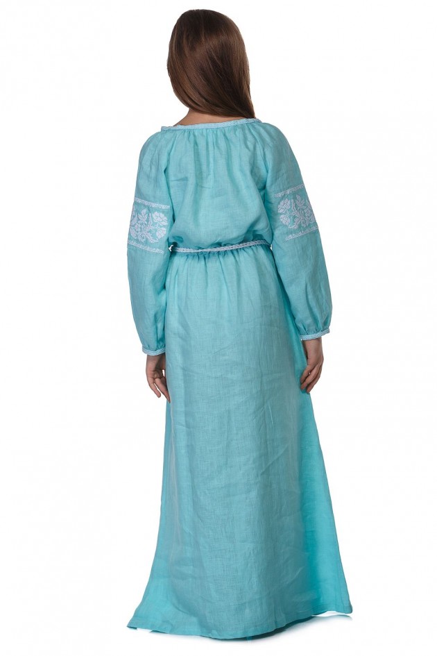 Embroidered dress "on the floor" for a girl