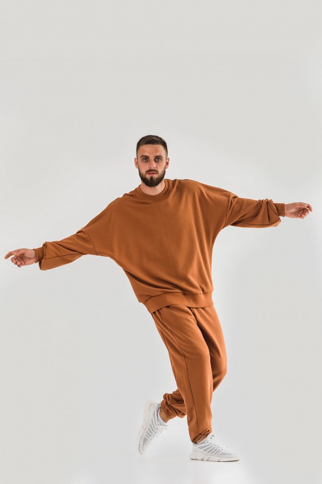 Костюм коричневий