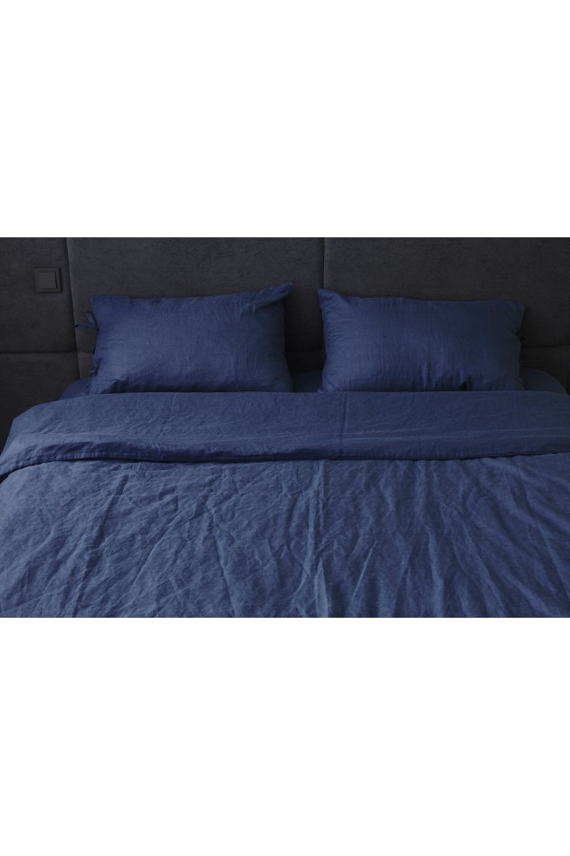 Natural bed of dark blue color