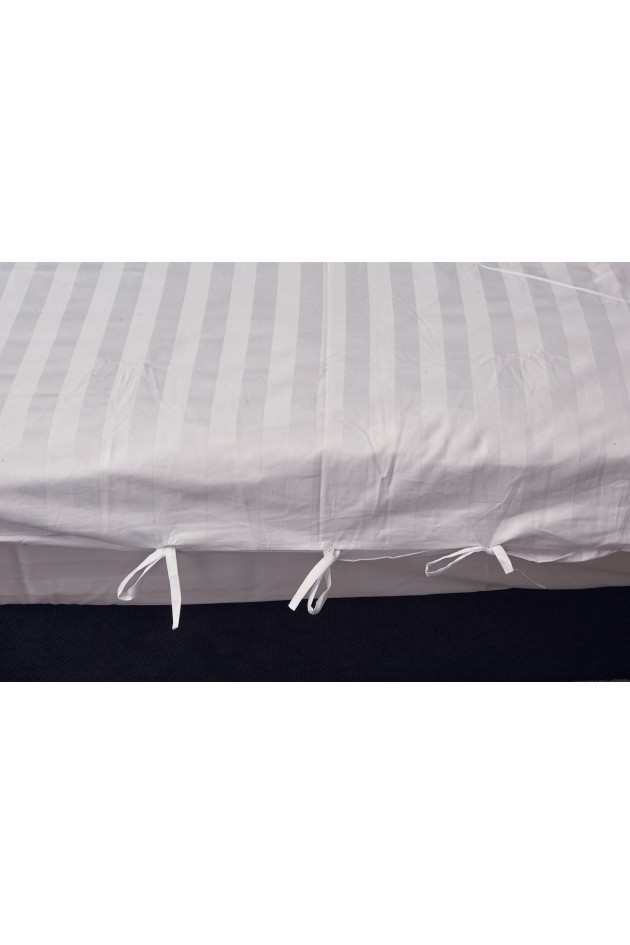 Exquisite white bed with a textured strip POST-10013