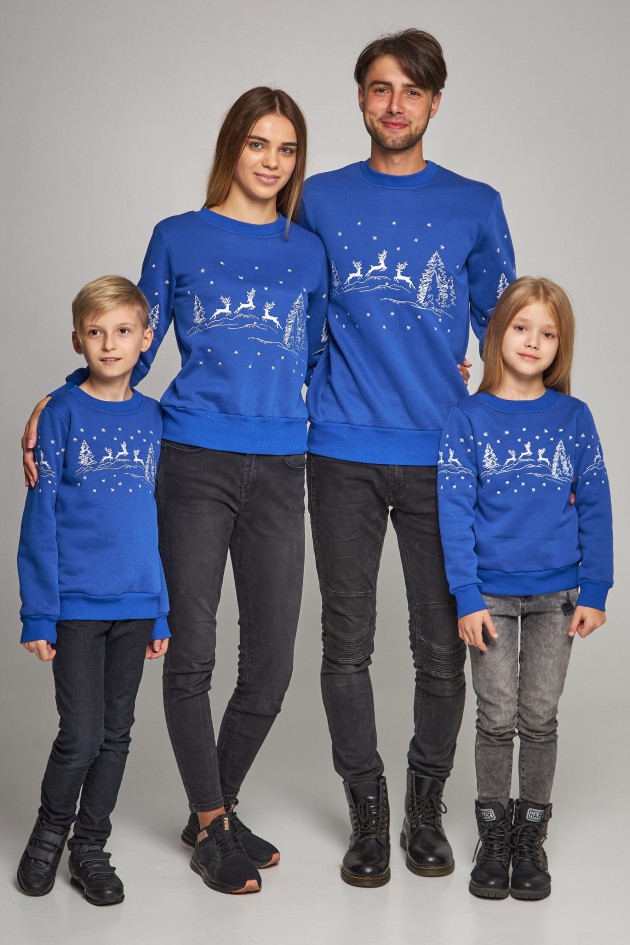 Family Christmas sweatshots with deer blue