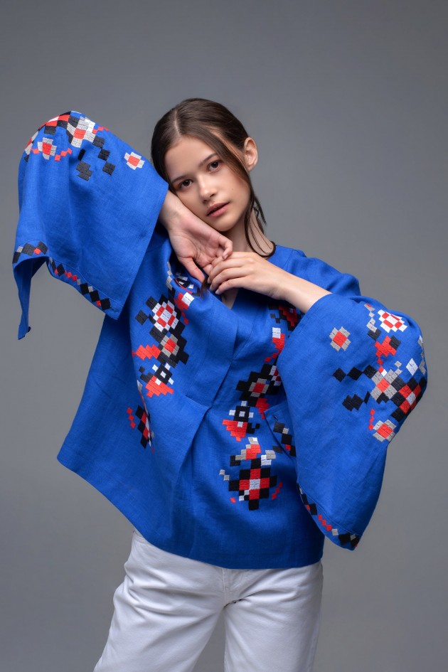 Жіноча вишиванка Blue/Electric Жіноча вишиванка Blue/Electric