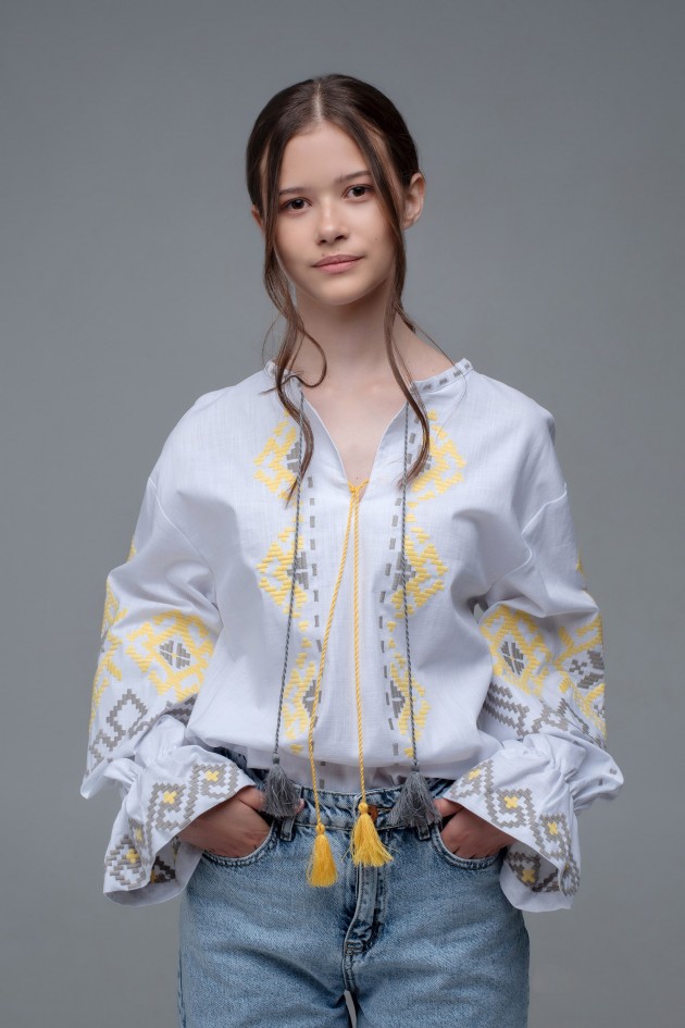 Women's embroidery White