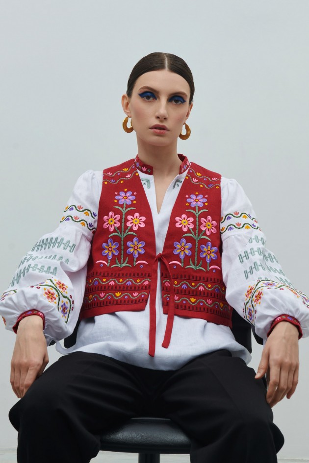 Лляна вишиванка з рослинним орнаментом UKR-5254