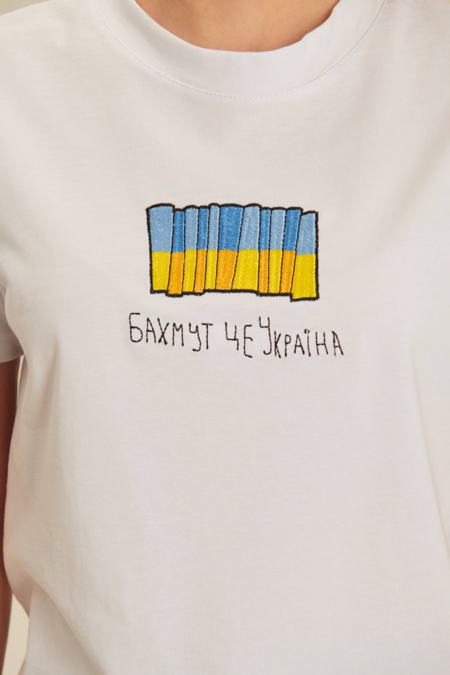 Женская вышитая футболка Фортеця Бахмут 3 UKR-6230